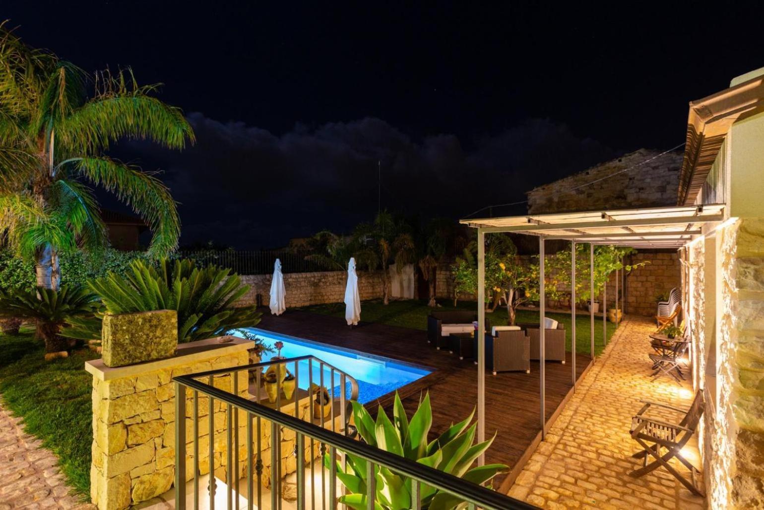 Villa Aziz シクリ エクステリア 写真